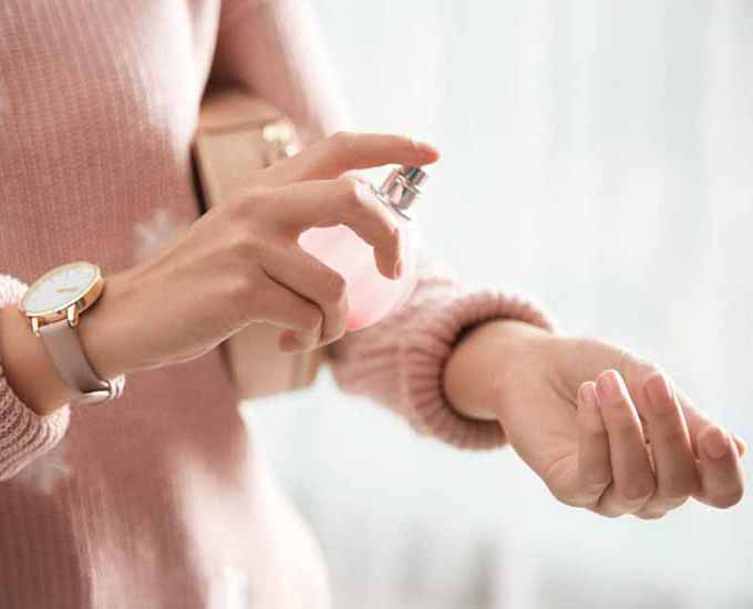 تفاوت اصلی بین عطر و اسپری بدن (بادی اسپلش) چیست؟