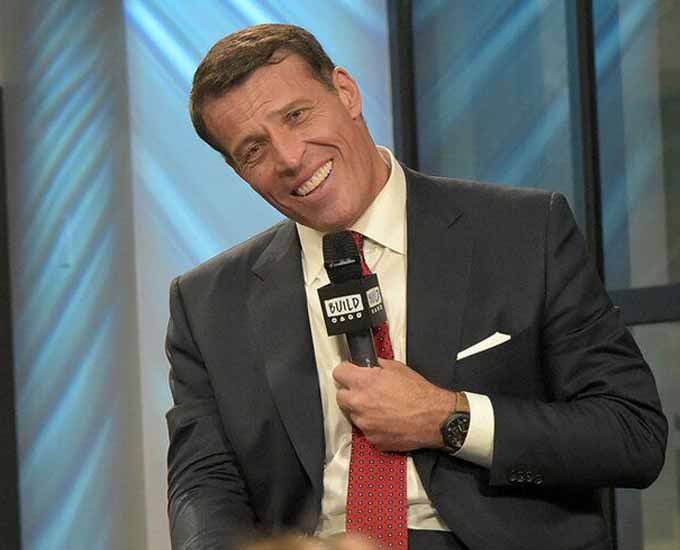 چرا به اهدافمان نمی‌رسیم؟ پاسخ جالب آنتونی رابینز