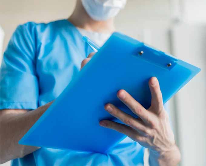 فرق کمک پرستار و بهیار در چیست و چه تفاوتی با هم دارند؟