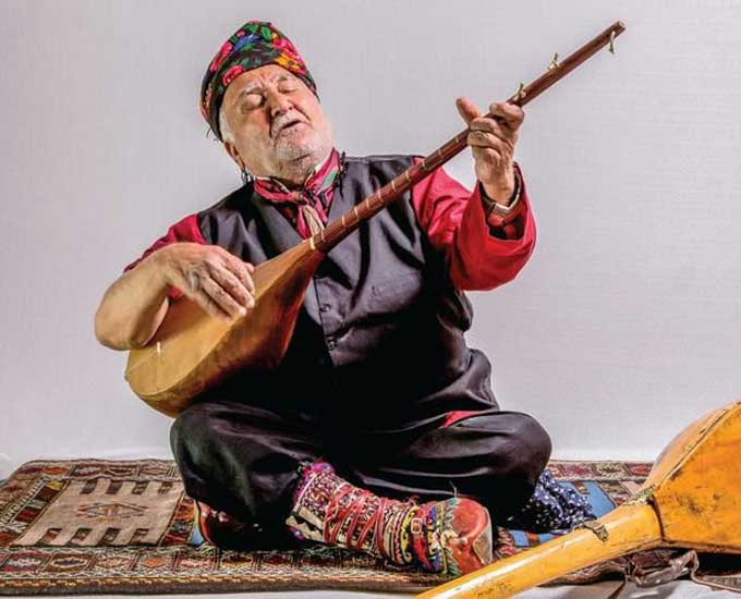 بررسی موسیقی کرمانج و خوانندگان مشهور آن