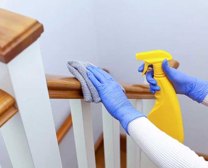 نظافت راه پله توسط شرکت خدماتی چطور انجام می‌شود؟