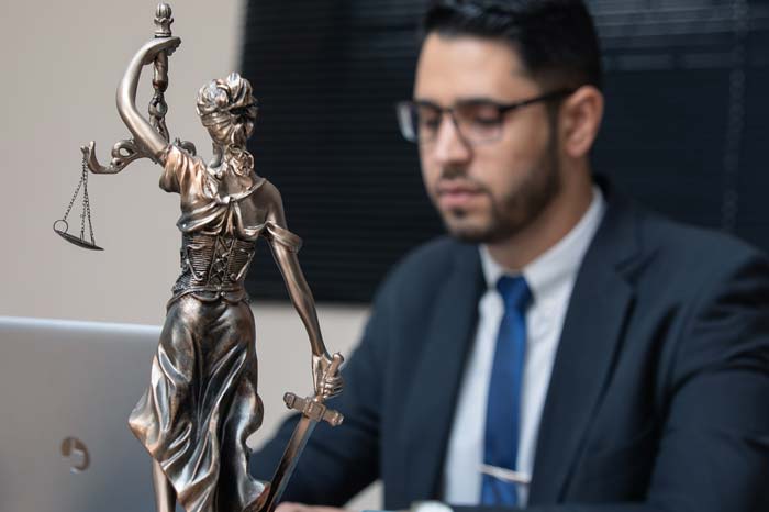 وکیل (Lawyer) وکیل (Lawyer)