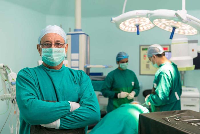 جراح مغز و اعصاب (Neurosurgeon) جراح مغز و اعصاب (Neurosurgeon)