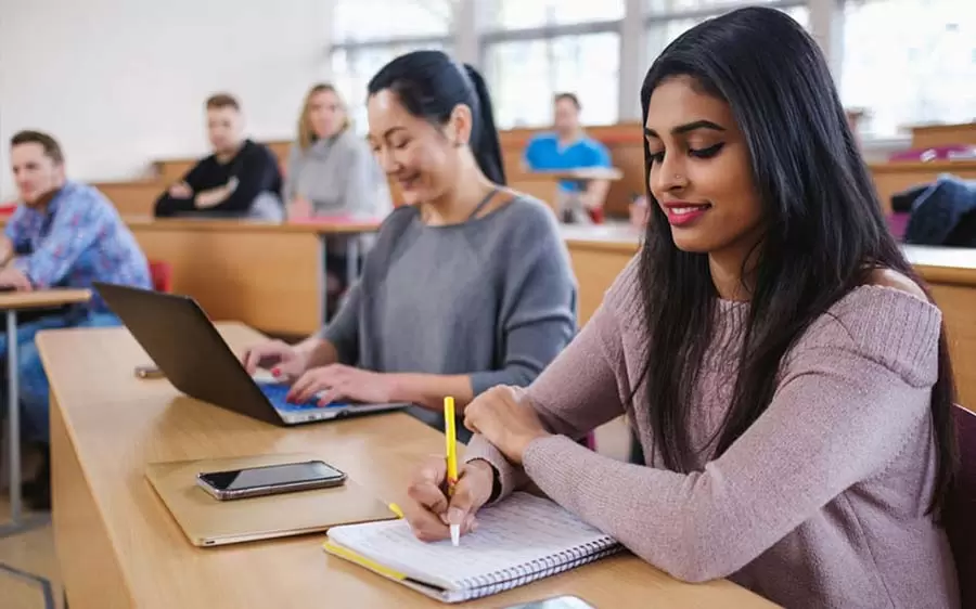 چطور با هزینه پایین به استرالیا مهاجرت کنیم؟