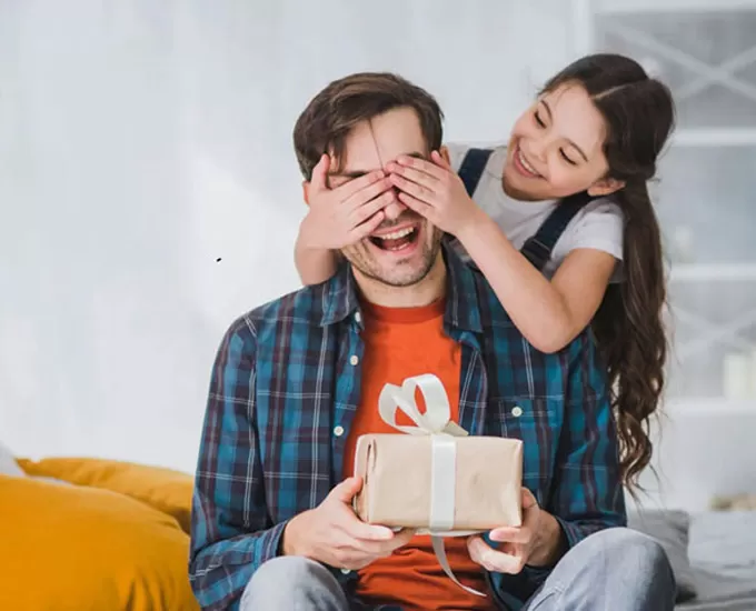 12 ایده برای روز پدر و معرفی انواع هدیه‌ها برای سورپرایز پدرها