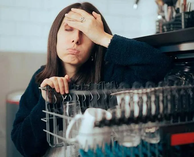 6 علت صدای ماشین ظرفشویی خانگی و رستورانی