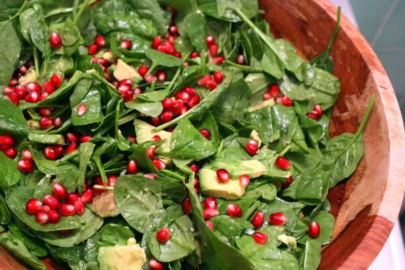 سالاد اسفناج و انار