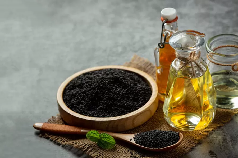 خواص روغن سیاه دانه: فواید درمانی و زیبایی