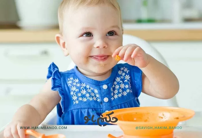 نشانههای آمادگی نوزاد برای شروع غذای کمکی