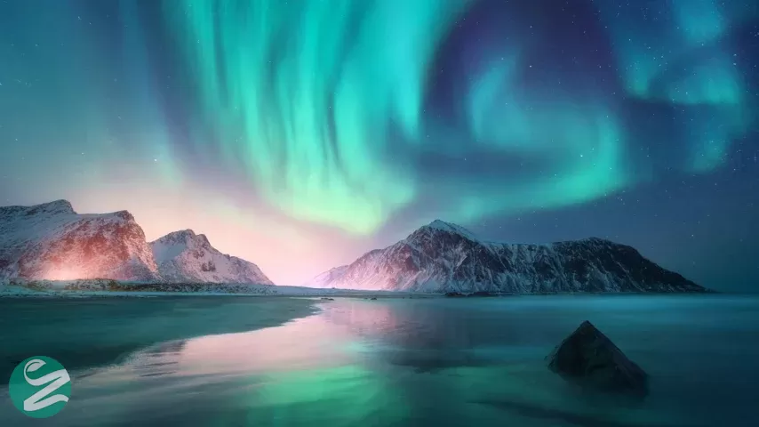 در زمان&zwnj;هایی از سال می&zwnj;توانید در حوالی قطب شمال، شفق قطبی ببینید