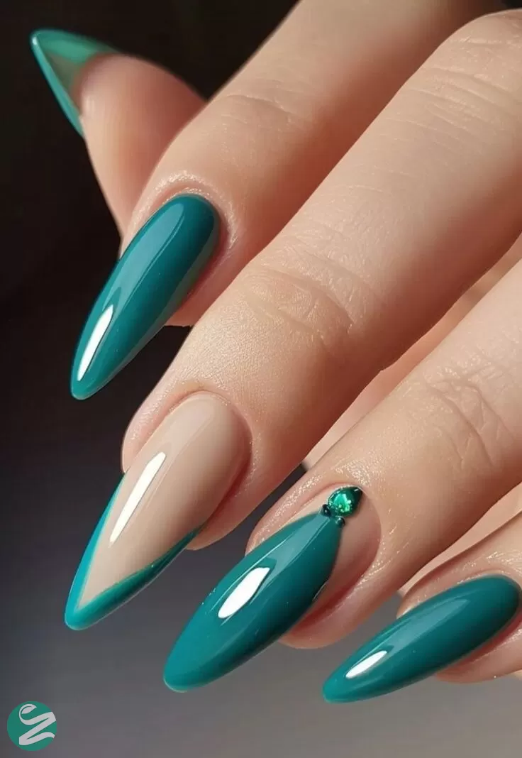 مدل ناخن فرنچ وی شکل