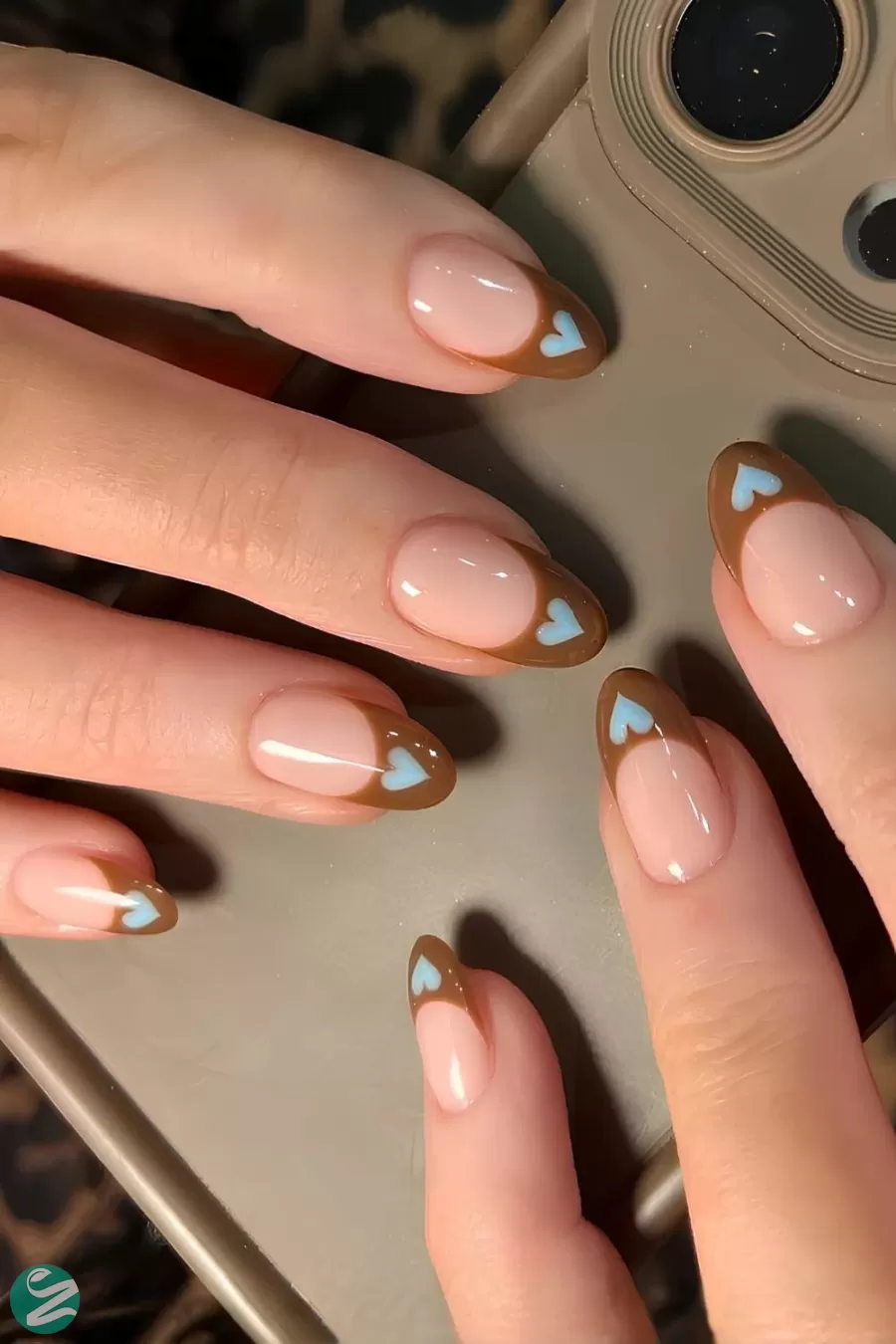 مدل ناخن فرنچ قهوه ای
