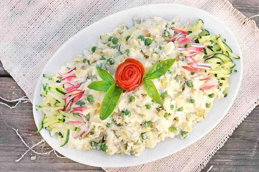 الویه مرغ آماده چیست؟ معرفی سالاد الویه با مرغ
