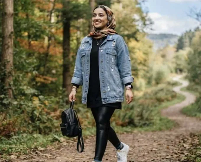 10 ایده جذاب برای ست کردن لگ براق مشکی